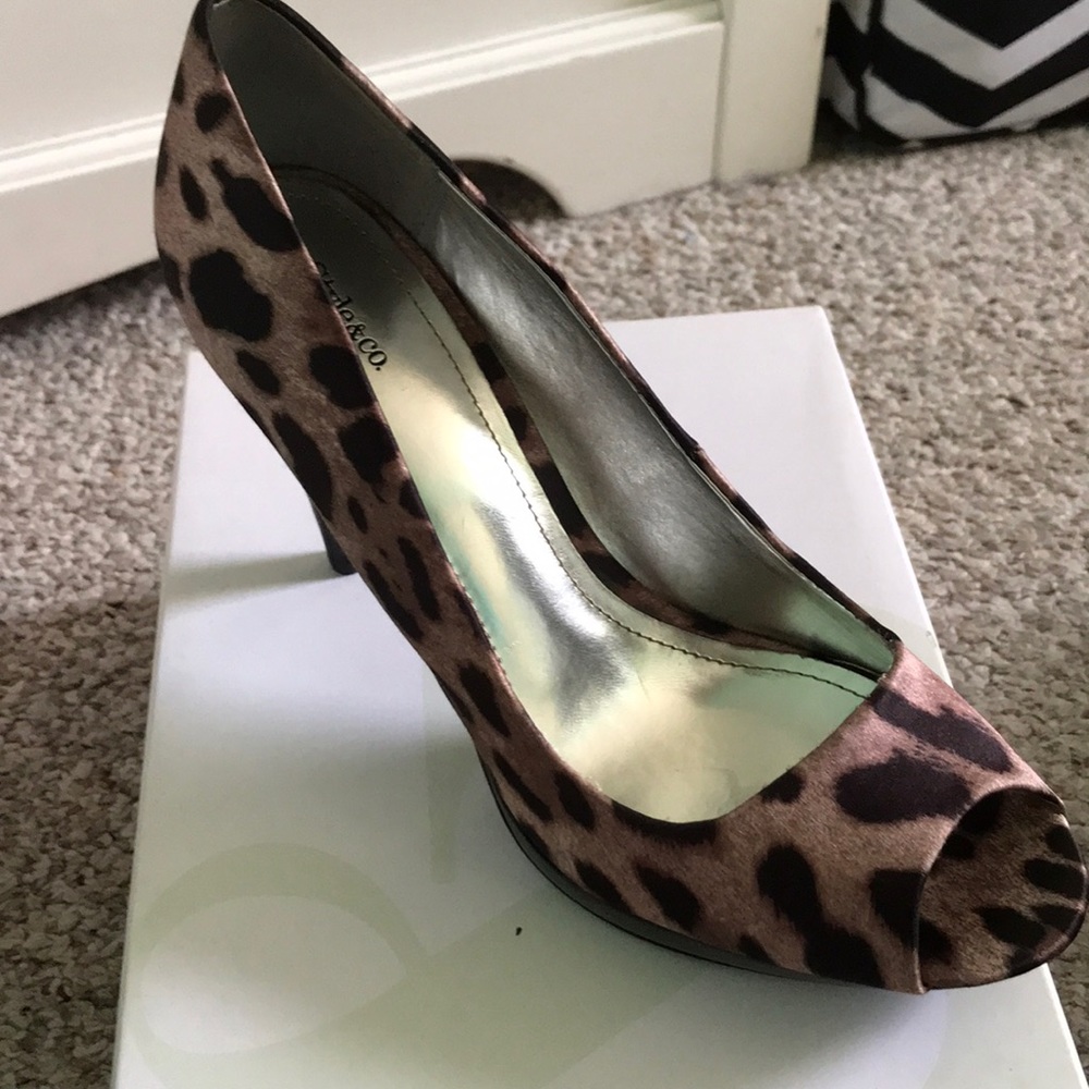 Cheetah peep toe heel